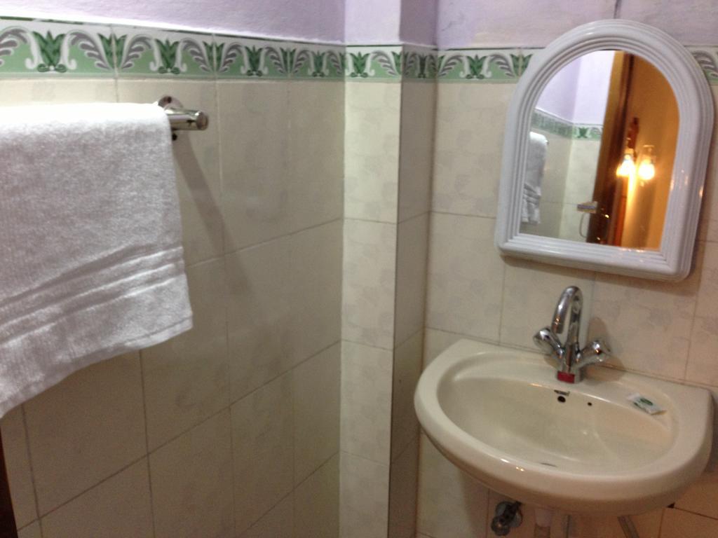 מנאלי Akash Hills Hotel מראה חיצוני תמונה