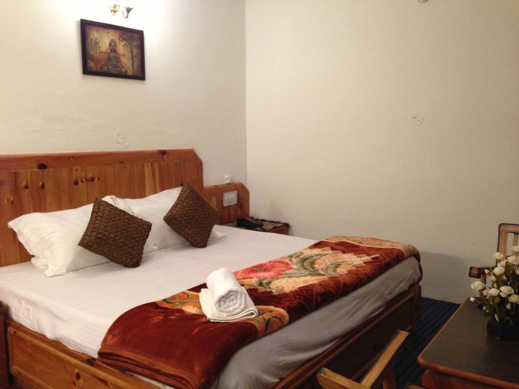 מנאלי Akash Hills Hotel מראה חיצוני תמונה
