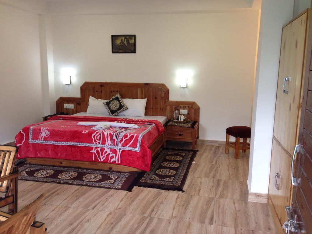 מנאלי Akash Hills Hotel מראה חיצוני תמונה
