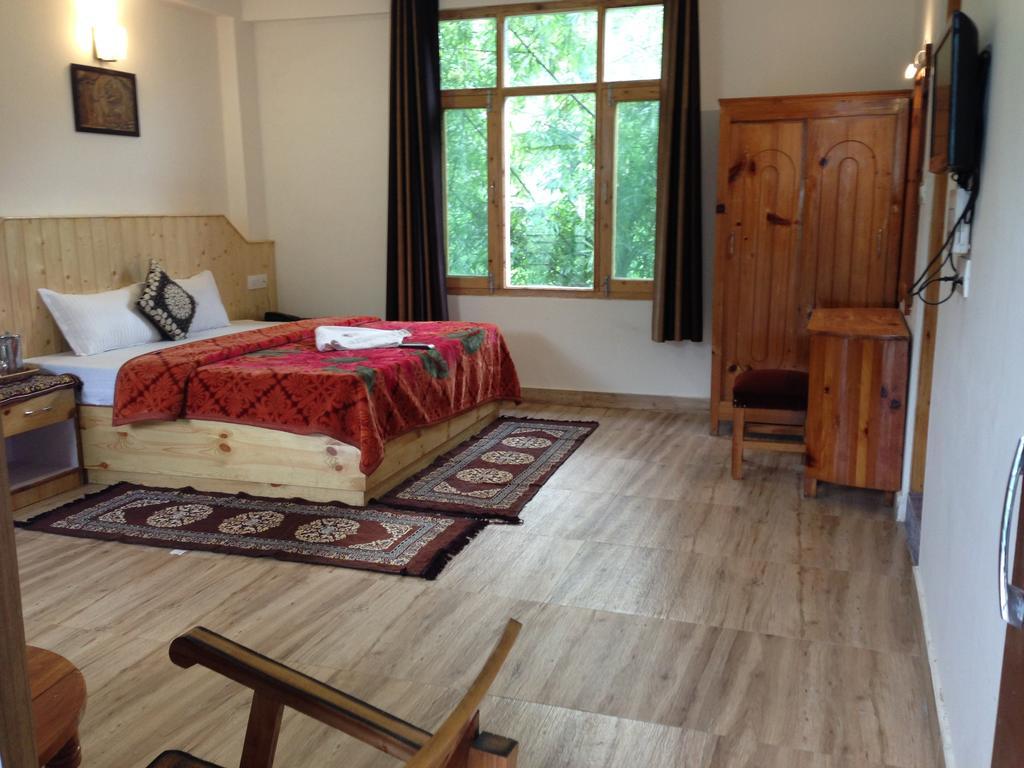מנאלי Akash Hills Hotel מראה חיצוני תמונה