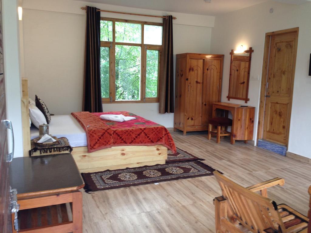 מנאלי Akash Hills Hotel מראה חיצוני תמונה