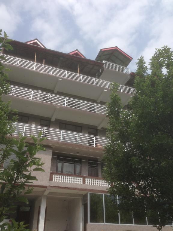 מנאלי Akash Hills Hotel מראה חיצוני תמונה
